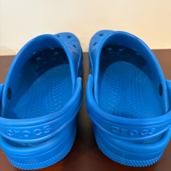 CROCS Adult Unisex Blue Clogs beach shoes W8/M10 summer water slip-ons - Picture 7 of 9